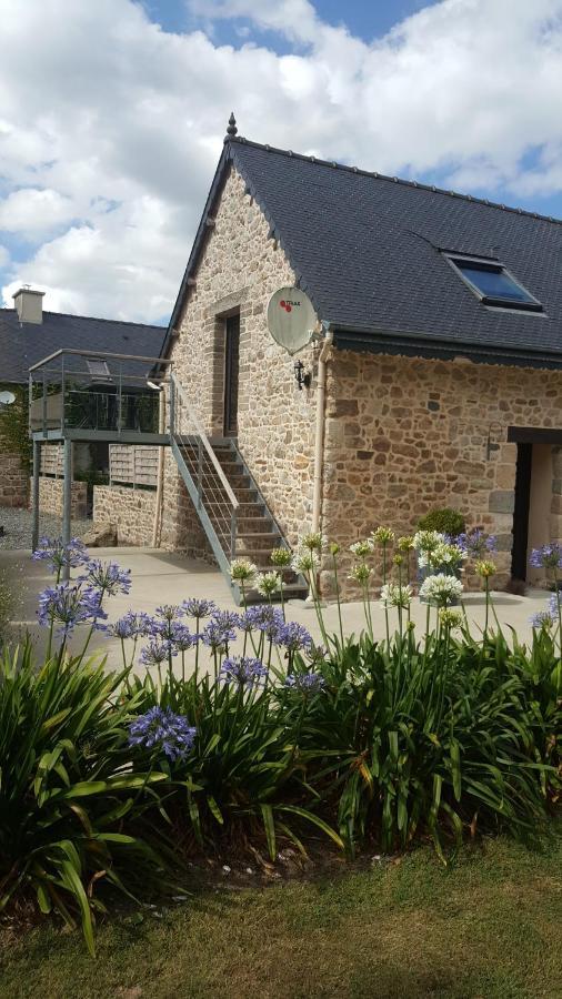 A L'Oree Du Bois Pommerit-le-Vicomte Exteriör bild